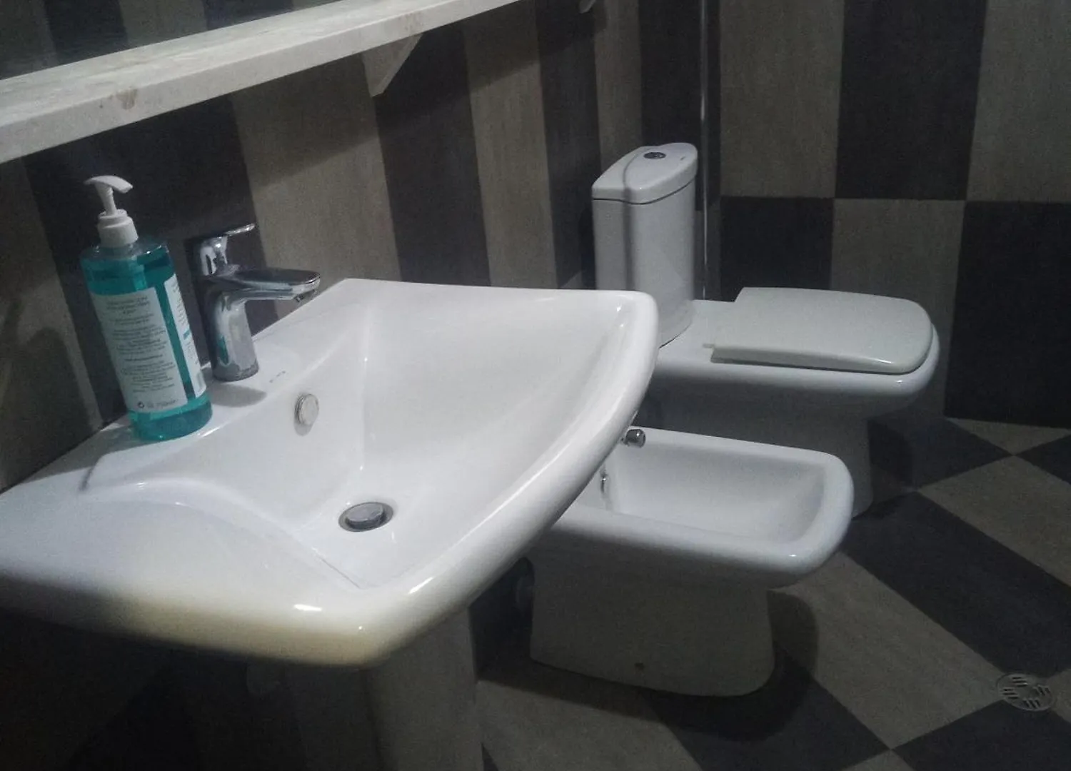 Prince Hotel Fier 3*,  Albania