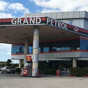 4* Ξενοδοχείο Grand Petrol