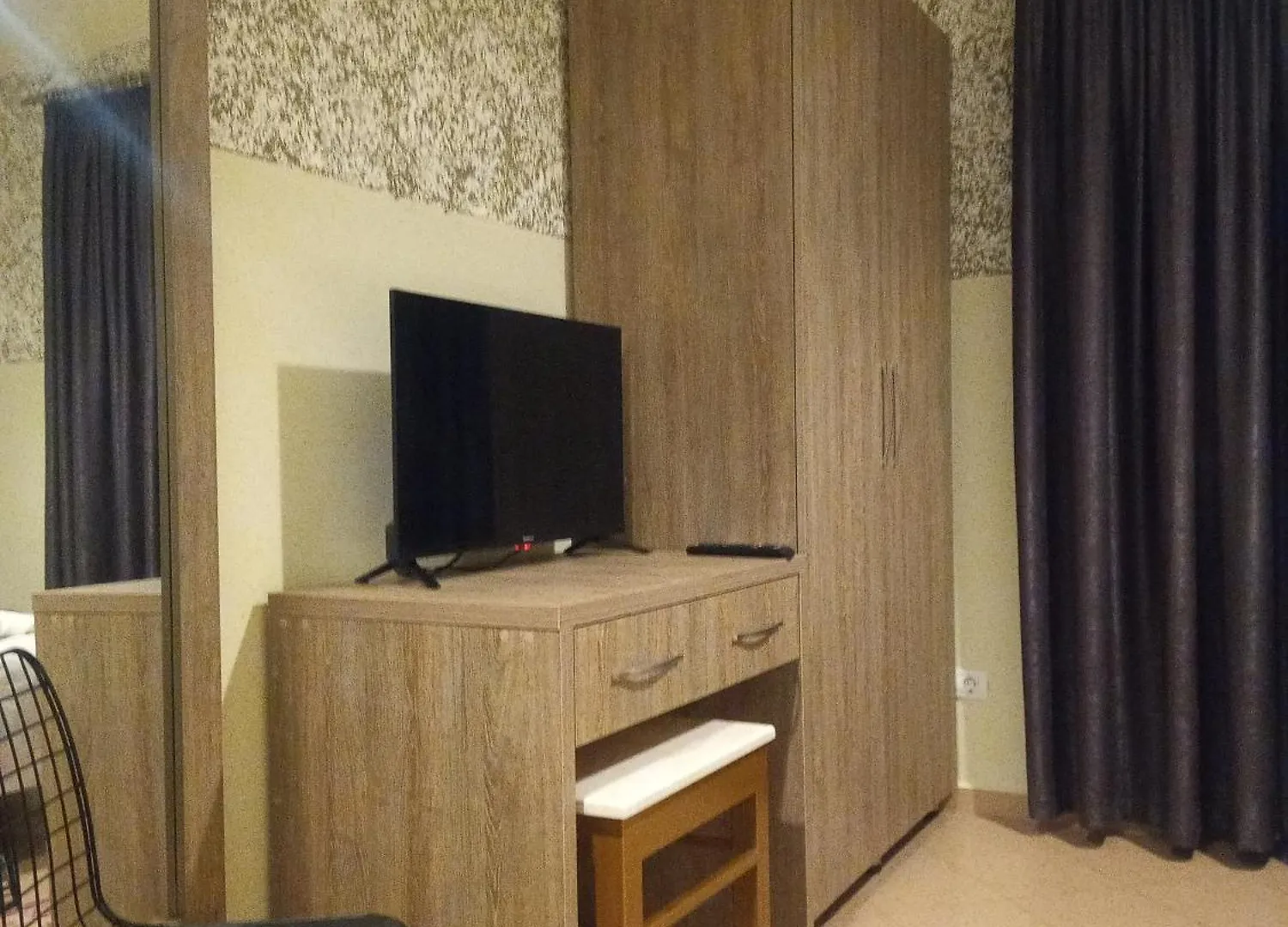 Prince Hotel Fier 3*,