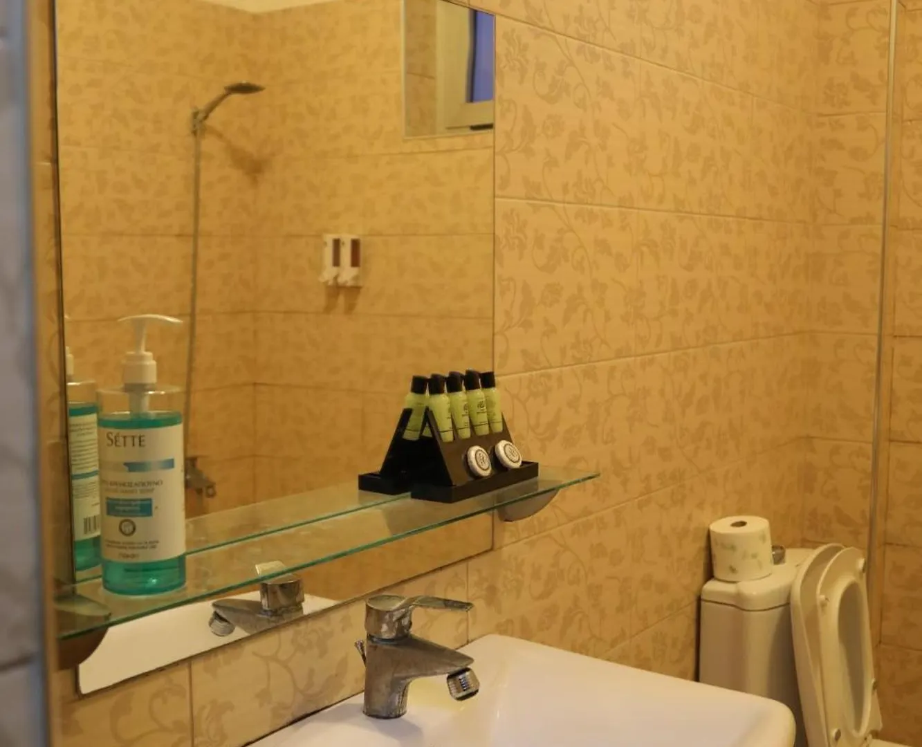 Prince Hotel Fier Albania