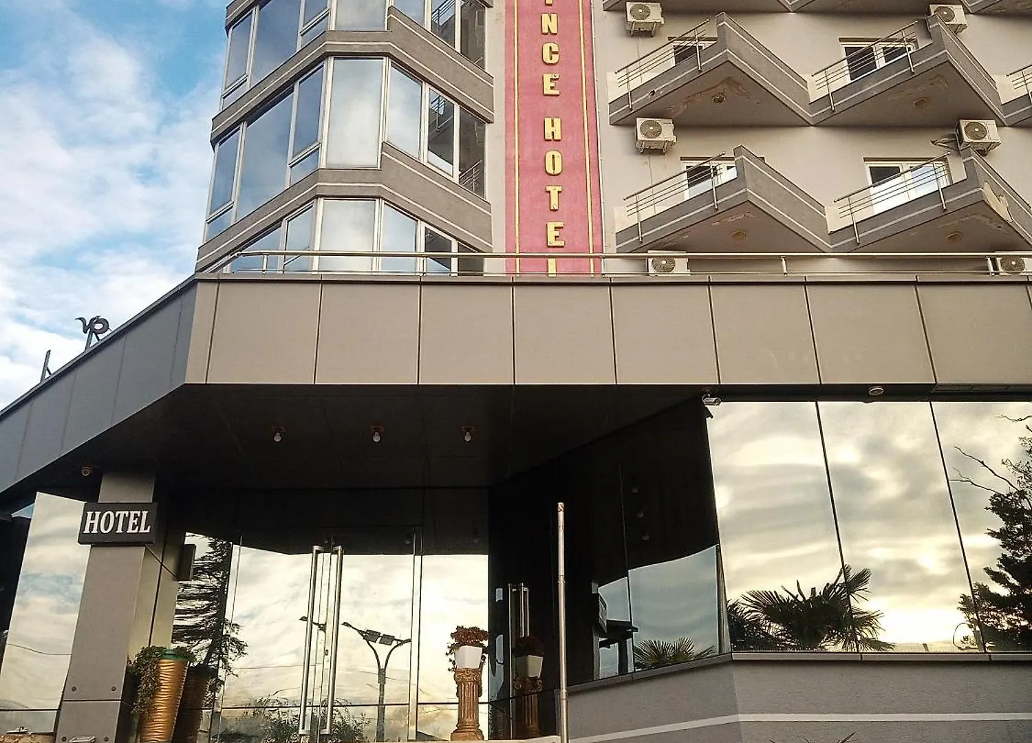 Prince Hotel Fier Albania